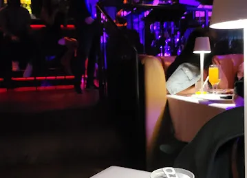 1982 The Bar