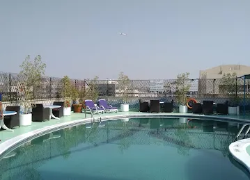 Aavri Hotel