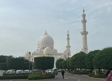 Abu dhabi grand Mosque tourist bus parking