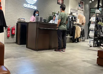 adidas Store