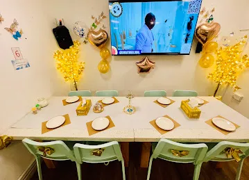 African Ssinalidde Restaurant