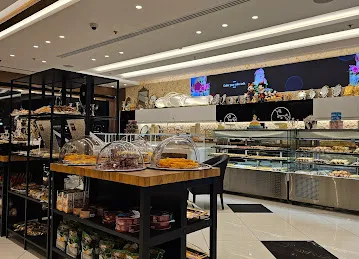 Afrina Sweets Dubai Almamzar حلويات افرينا الممزر