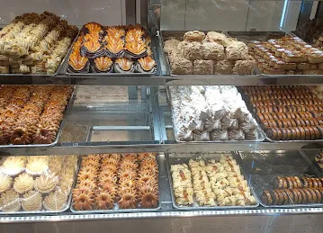 Afrina Sweets Dubai Almamzar حلويات افرينا الممزر