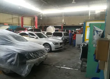 Al AIN Desert Automobile Repair Workshop
