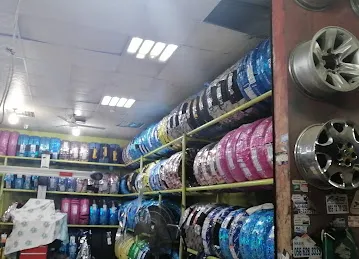 Al Khaleej Auto services (car wash, oil change, tyre change, wheel alignment)