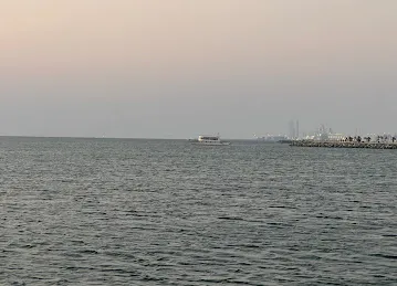 Al Mamzar Beach Library