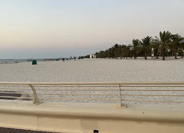 Al Mamzar Beach Library