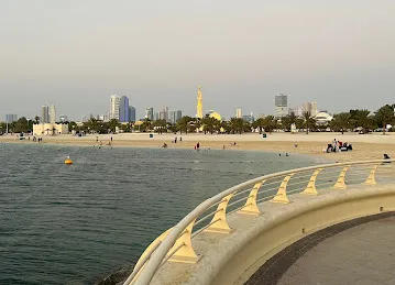 Al Mamzar Beach Library