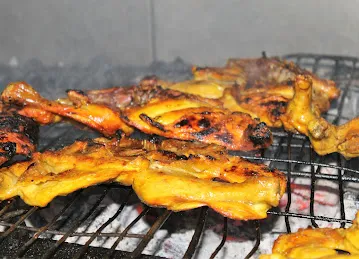 Al Mandi & Al Madhbi House