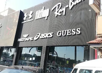 AL MANSOORI REAL ESTATE L L C