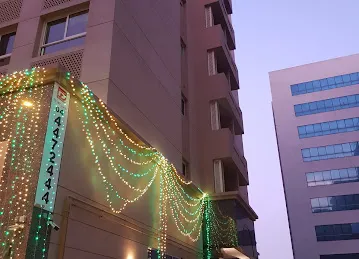 Al Moosawi Grand Residences