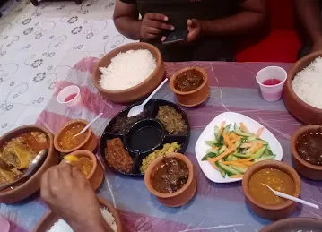 Al NAJM ALLAME RESTAURANT & মেজবান বাড়ী হামরিয়া