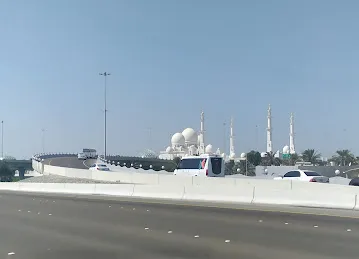 Al Qamzi Building