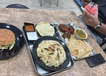 Al Rayhan Al Thahabi cafeteria