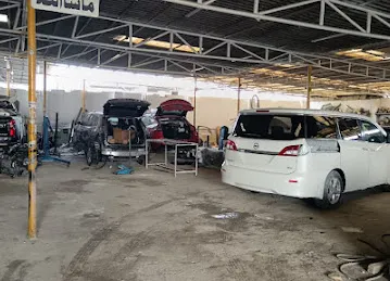 Al Rukin Al Abyad Auto Maintenance Workshop