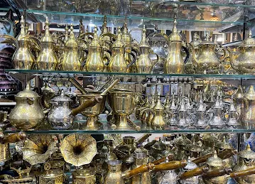 Al Saqer Al Thahabi Antiques & Gifts