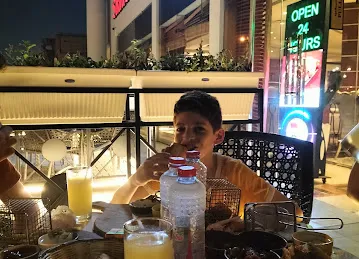 Al SHAWASHEEN مقهى الشواشين