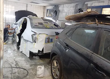 Al Tareeq Al Malaki Auto Maintenance Workshop