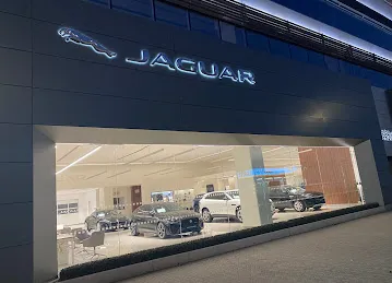 Al Tayer Motors, Land Rover, Al Barsha Pre-owned