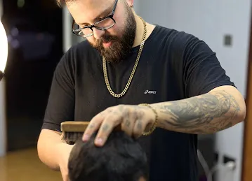 Alfarah barber shop