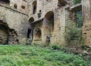 Almas Hall