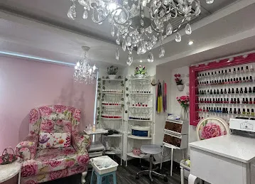 Alora Beauty Salon
