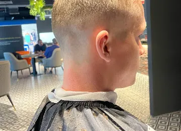 Am gents salon