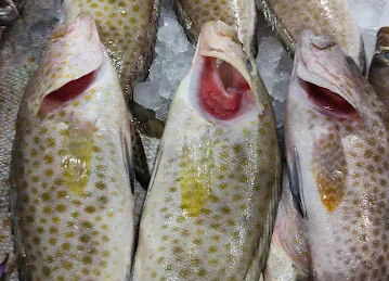 Amani fish trading
