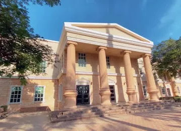 American University in Dubai (AUD)