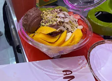 Amoor juice and icecream