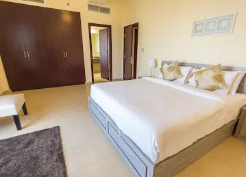 Amwaj 4