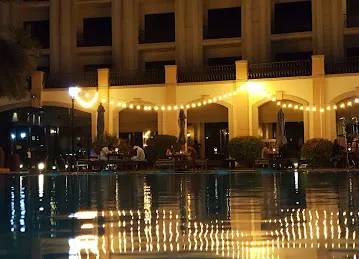 Aquarius Pool Bar
