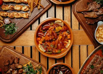 Arz Tanoorin Lebanese cuisine