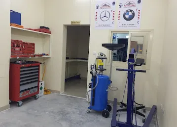 Auto clinic car service center