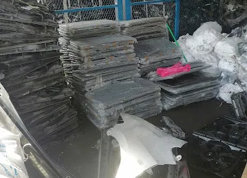 Auto parts hub