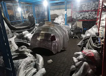 Auto parts hub
