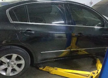AUTO REPAIRING GARAGE
