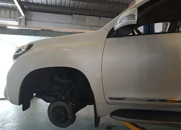 AUTO REPAIRING GARAGE