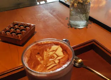 Ayoush Restaurant And Cafe