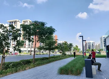 Azizi Riviera 10