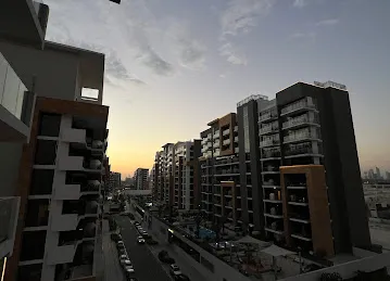 Azizi Riviera 25