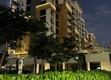 Azizi Riviera 38