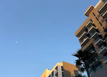 Azizi Riviera 38