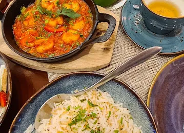 Bait Al Reef Restaurant & Café مطعم ومقهى بيت الريف