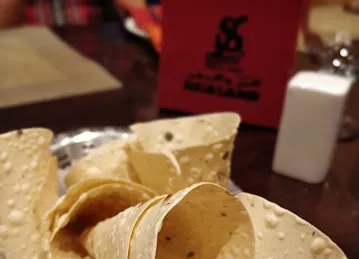 BAR WA BAHAR RESTAURANT & CAFE مطعم ومقهي بر و بحر