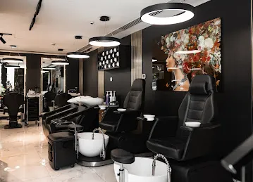 Barbero Gentlemens Lounge - Barber Shop