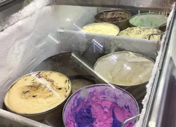 Baskin Robbins - Hamdan Yousuf center