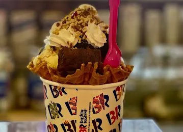 Baskin Robbins near Nautica, inside Dubai Mall