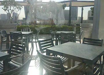 Berts Café Business Bay