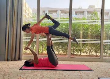 Bharat Thakur's Artistic Yoga - Al Quasis Branch